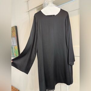 Rare find - Banana Republic silk trapeze dress with bell sleeves